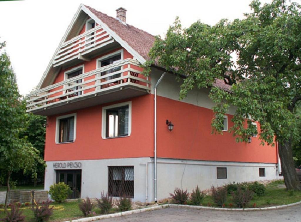 Herold Panzio Dunabogdány Exteriör bild
